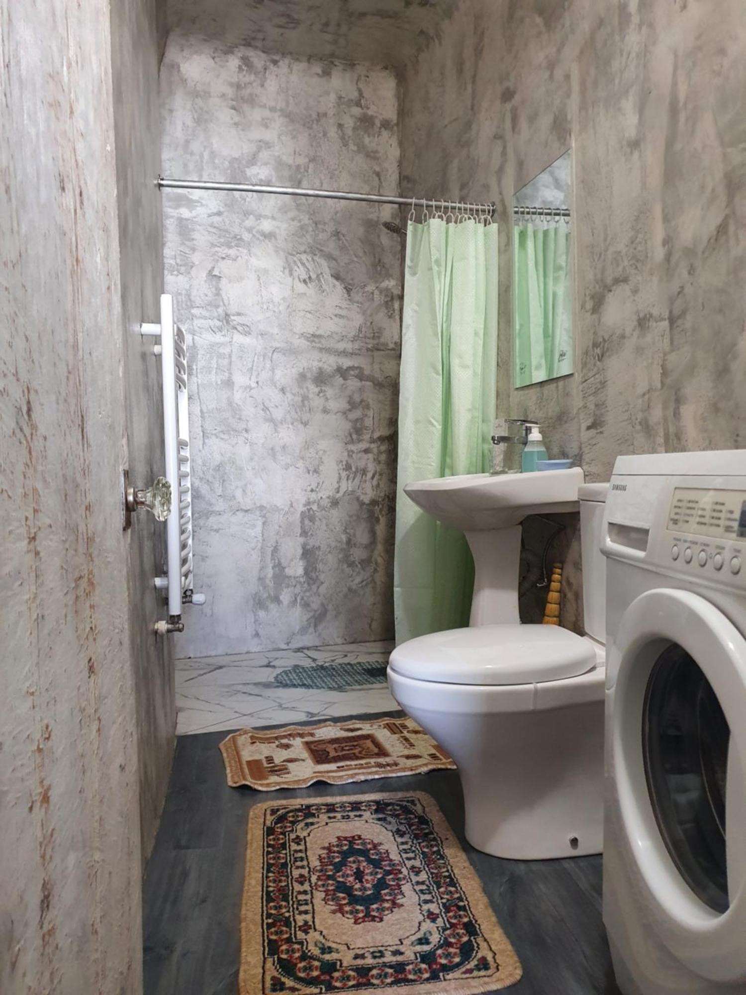 Authentic Apartment In The Centre キシナウ エクステリア 写真